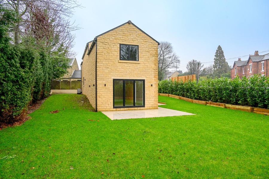 New Build · Grand Exterior — Leeds project by Alwoodley Building